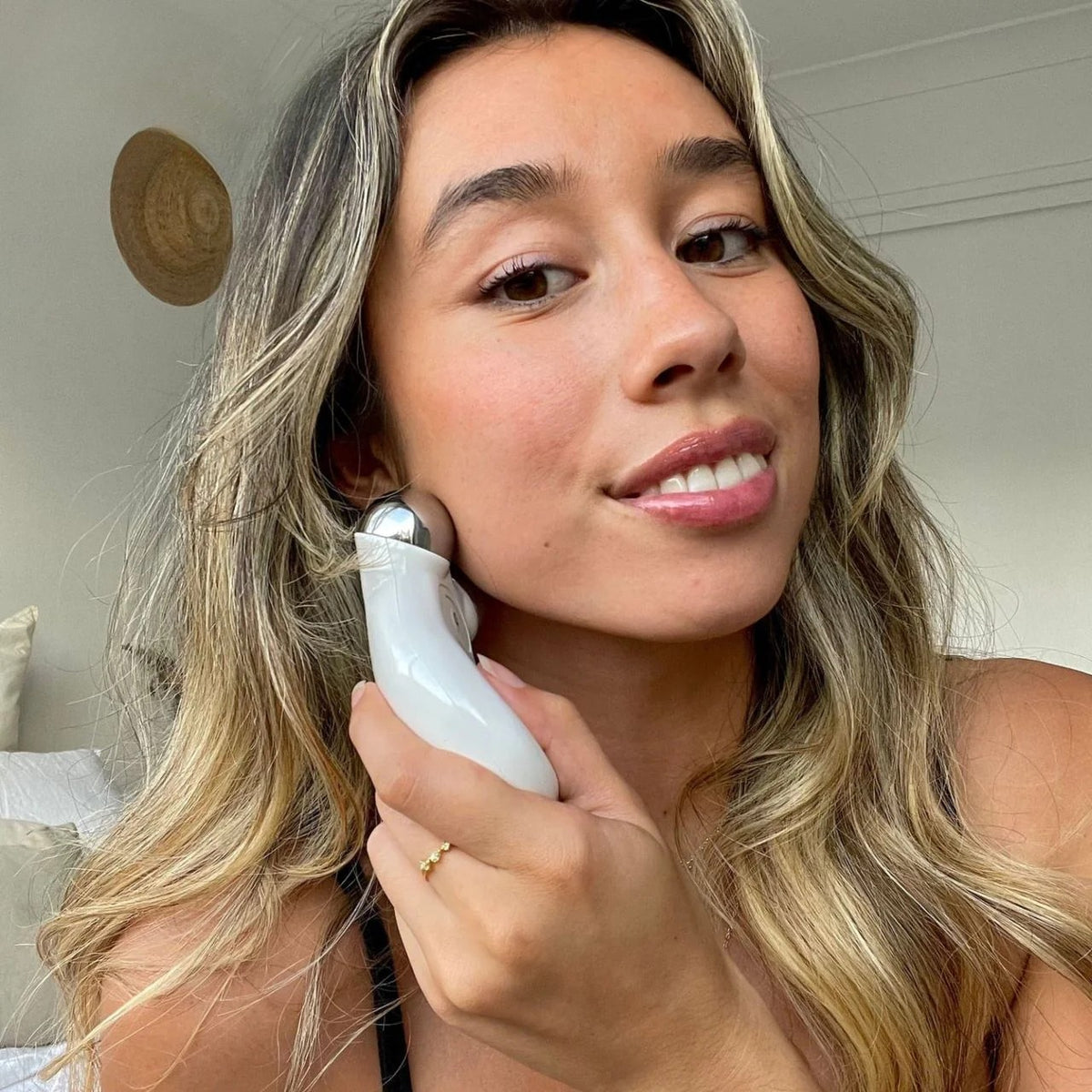 Face Lifting Device